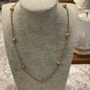 Vintage Avon 1979 Delicate gold tone Knot Necklace